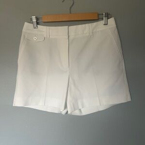 White House Black Market Women’s Size 6 White 5” Shorts Beige Off White NWT. BBQ